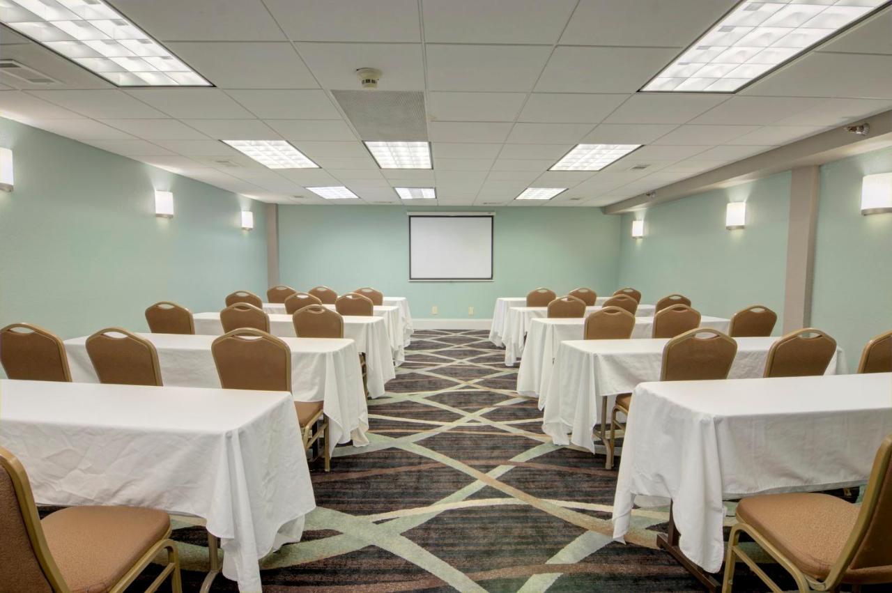 Holiday Inn St. Petersburg N - Clearwater, An Ihg Hotel Экстерьер фото