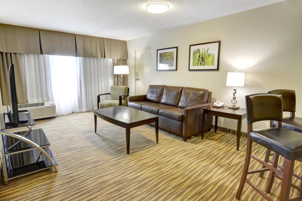 Holiday Inn St. Petersburg N - Clearwater, An Ihg Hotel Экстерьер фото