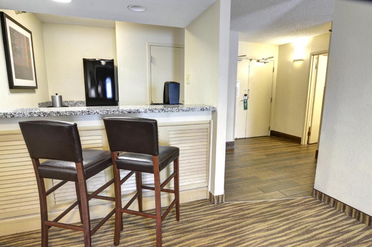 Holiday Inn St. Petersburg N - Clearwater, An Ihg Hotel Экстерьер фото